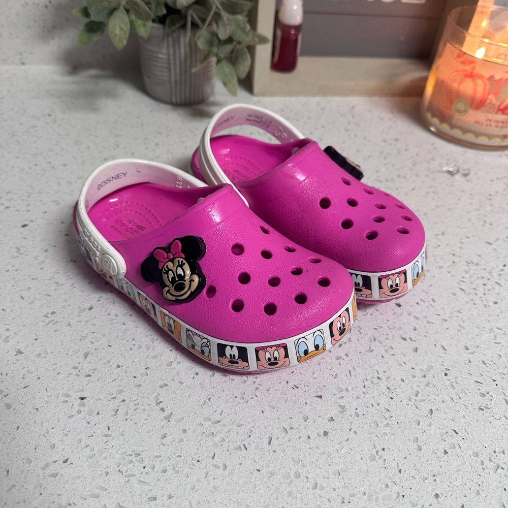 Disney Minnie Mouse crocs size 9 toddler